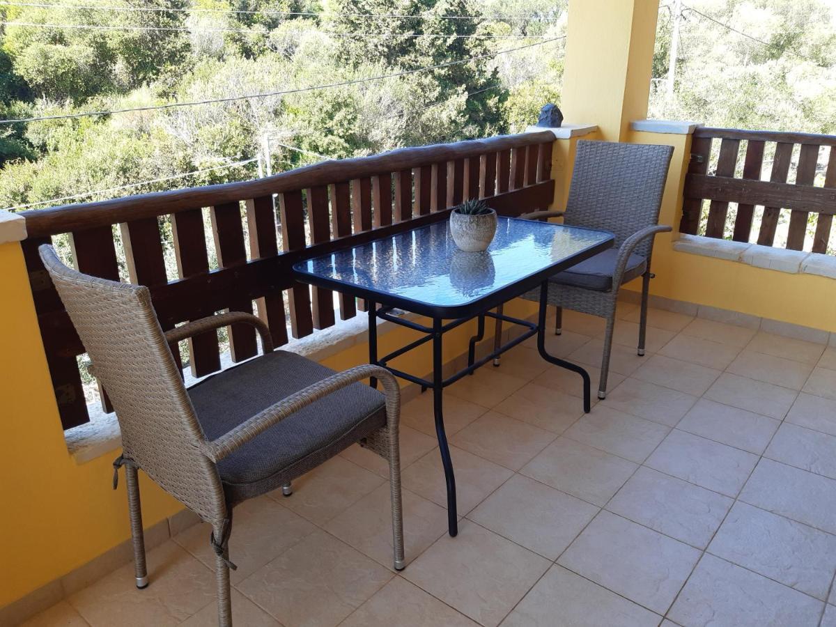 דירות מרטיאס Andri House מראה חיצוני תמונה